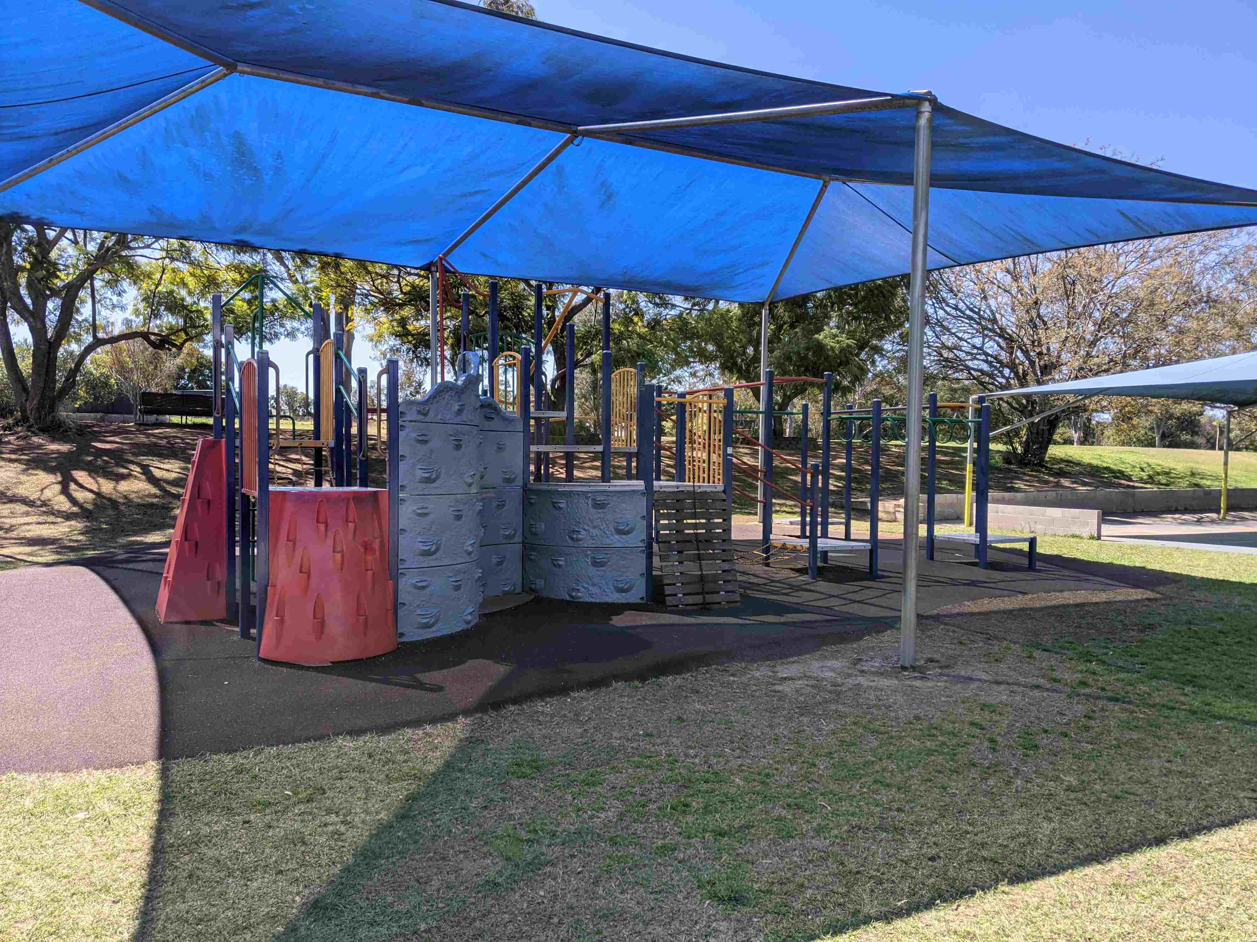 Photo of the Corinda State School before a Play Force refurbishment